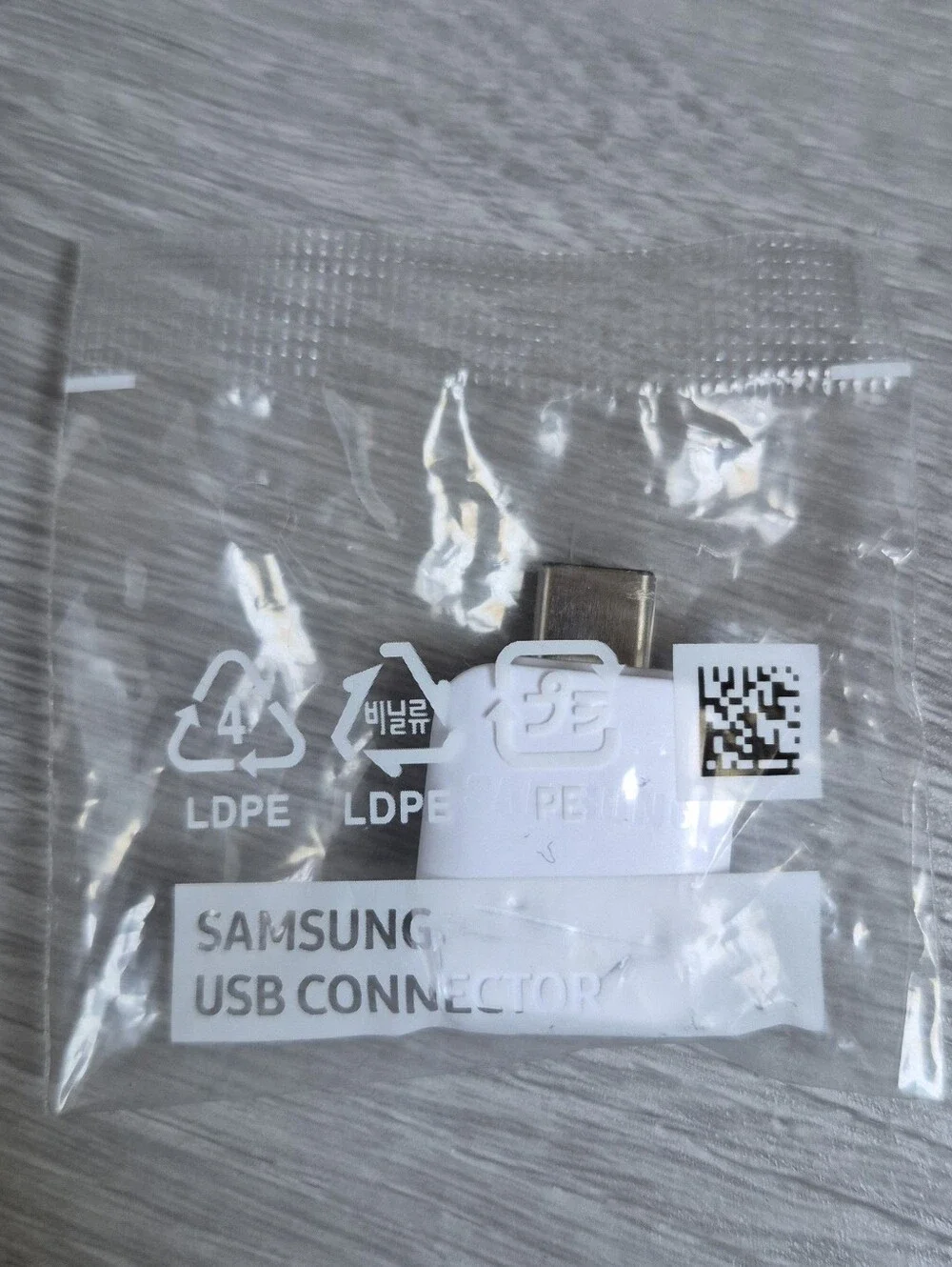 New Samsung USB Connector USB to USB-C Adapter - White